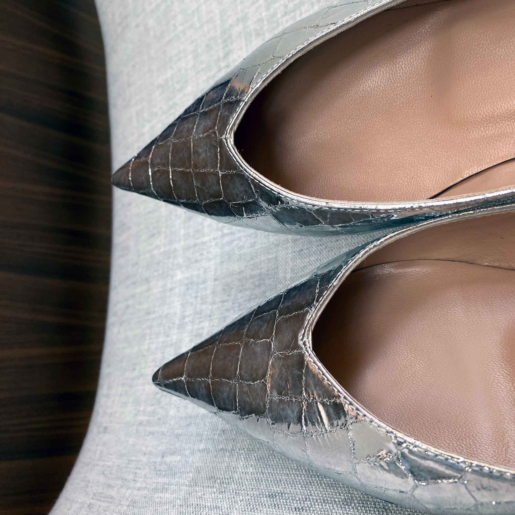 Pointed Toe Flats - LOU.EARL