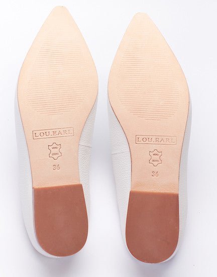 Lafayette Pointy Flat Mules in Black - LOU.EARL